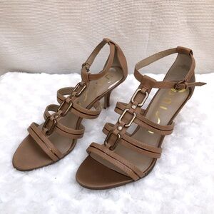 Unisa women’s Tan and Gold Sandals with Kitten Heel Sz 9 M